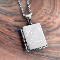 Alternative view of İçine Resim Konulan Kitap Kolye