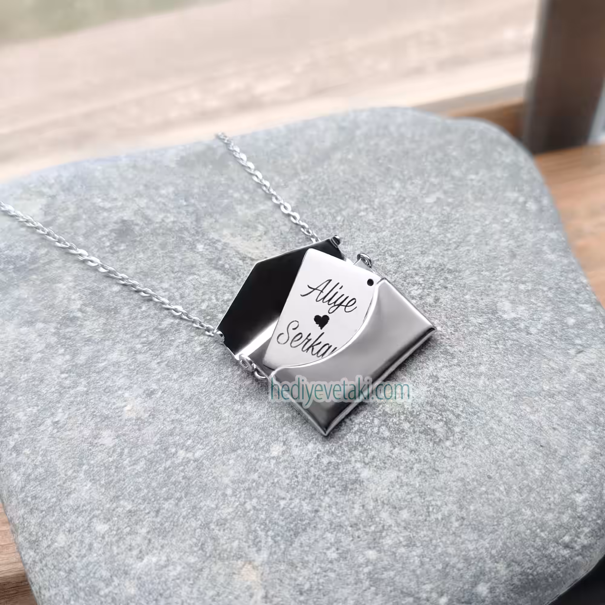 İçi Açılan Resimli Zarf Kolye 3 İçi Açılan Resimli Zarf Kolye - Görsel 3